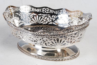 Lot 104 - A Chester silver oval shaped basket, 19.5cm...