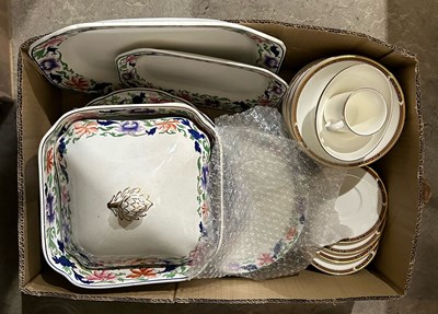 Lot 482 - Four boxes - assorted tea and dinner ware, to...