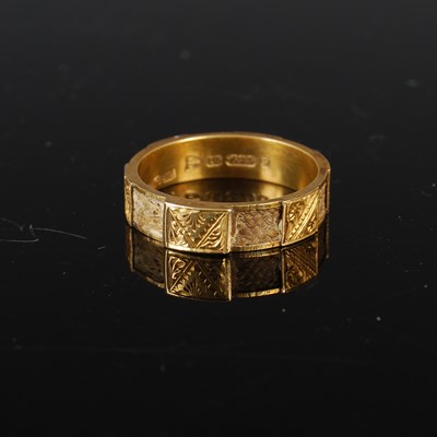 Lot 204 - A 15ct gold mourning ring, set with six woven...