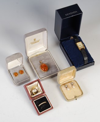 Lot 251 - A collection of assorted costume jewellery;...