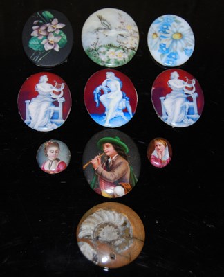 Lot 40C - A collection of assorted ceramic oval plaques...