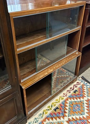 Lot 679 - A vintage Minty, Library Specialists Oxford,...