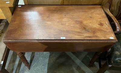 Lot 721 - A group of furniture to include a mahogany...