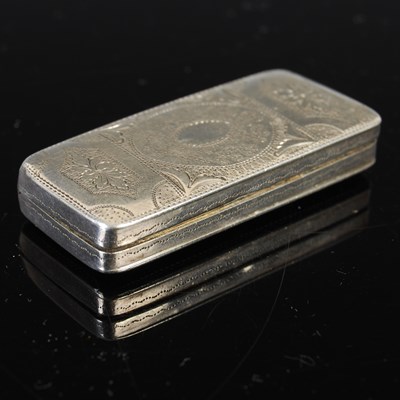 Lot 585 - A George III silver rectangular vinaigrette,...