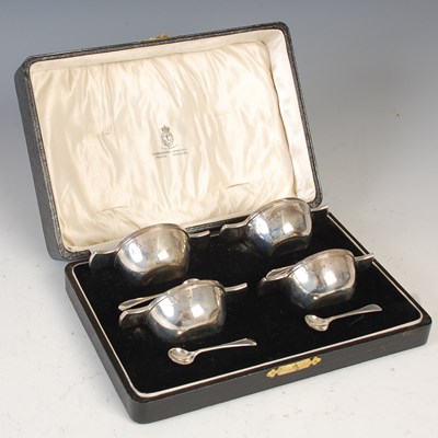 Lot 542 - A cased set of four George V quaich-shaped...