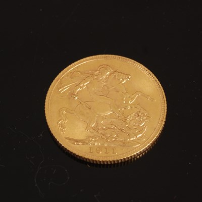 Lot 611 - A George V gold sovereign dated 1911.