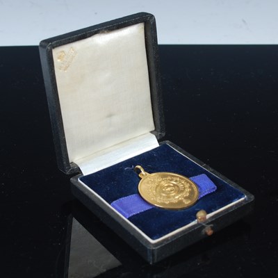 Lot 618 - A late 19th century gold golfing medal for...