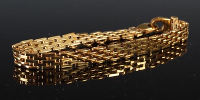 Lot 704 - A yellow metal bracelet, stamped 375, 19cm...