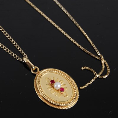 Lot 643 - A 9ct gold part necklace, 2.4 grams, together...