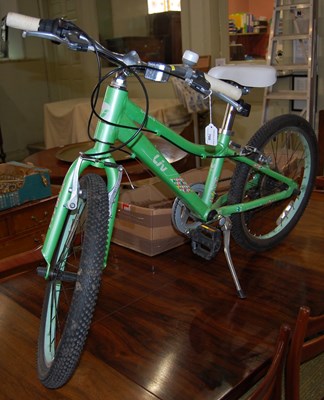 Lot 700 - Two childrens bikes to include a green...