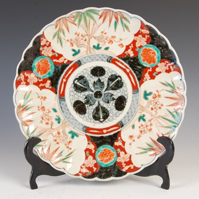 Lot 851 - A Japanese Imari porcelain charger, early 20th...