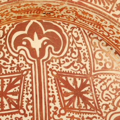 Lot 910 - A large Spanish Hispano-Moresque pottery...