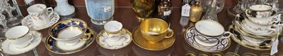 Lot 8 - A collection of assorted English teaware to...