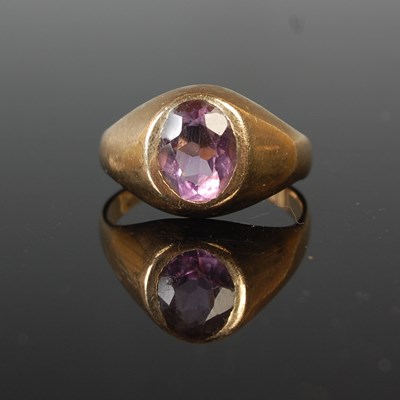 Lot 89 - A 9ct gold and amethyst single stone ring,...