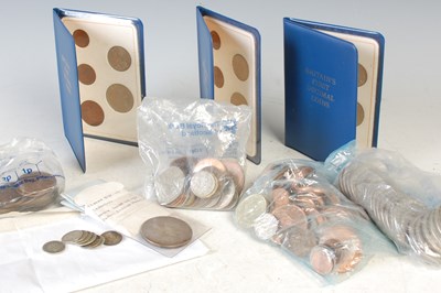 Lot 115 - A collection of assorted loose coinage and...