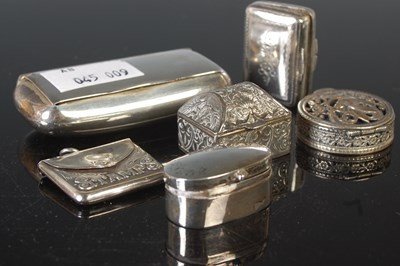 Lot 155 - A collection of silver boxes to include a...