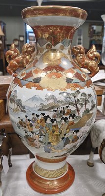 Lot 565 - A large Japanese Kutani porcelain vase, late...