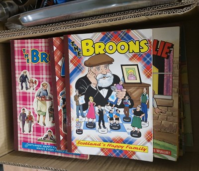 Lot 573 - Box - assorted Oor Willie and The Broons annuals.