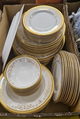 Lot 602 - Box - Royal Doulton Belmount pattern tableware.