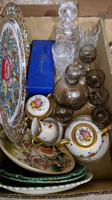 Lot 611 - Box - assorted ceramics and glassware.