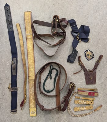Lot 664 - A collection of Militaria to include an...