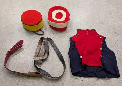 Lot 664 - A collection of Militaria to include an...