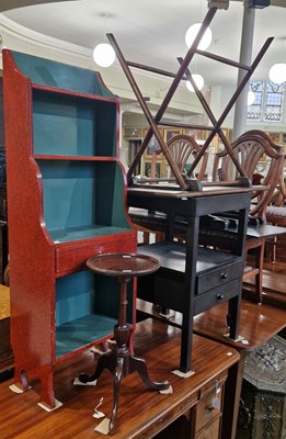 Lot 855 - A group of furniture to include red and black...