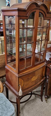 Lot 918 - An Edwardian satinwood mirror back display...