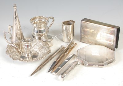 Lot 177A - A collection of silverware to include...