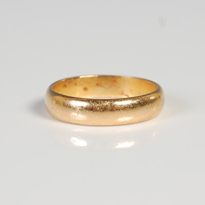 Lot 88 - A 22ct gold wedding ring, size L, 4.3 grams.