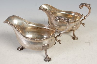 Lot 115 - A pair of London silver sauce boats, 16.9 troy...