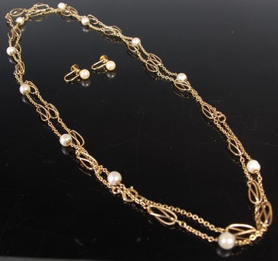 Lot 200 - A 9ct gold and pearl necklace, gross weight 10....