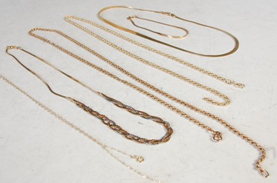 Lot 214 - Five assorted 9ct gold necklaces and a 9ct...