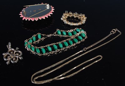 Lot 221 - A yellow metal necklace stamped '375', 3.3...