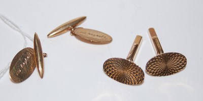 Lot 305 - Two pairs of 9ct gold cufflinks, 8.6 grams.