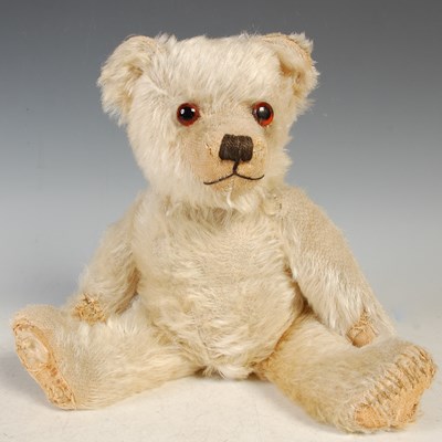 Lot 353 - An early 20th century teddy bear, probably by...