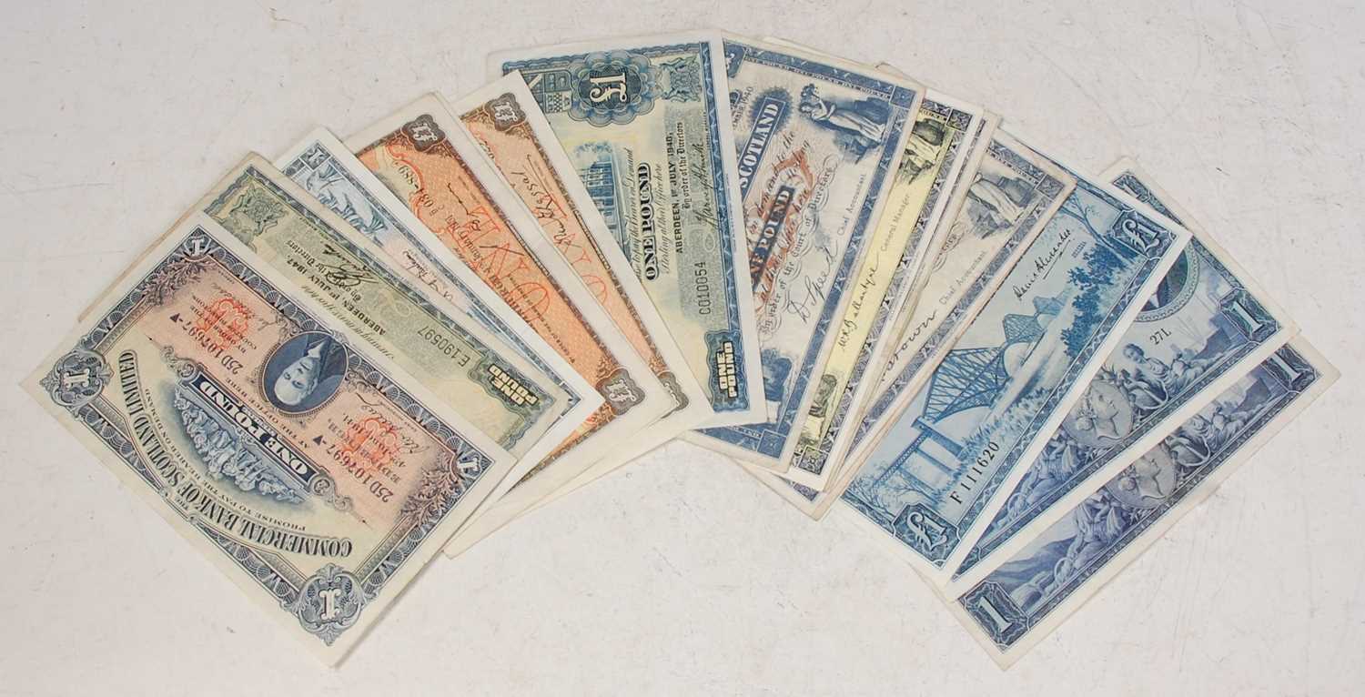 Lot 317 - A collection of nineteen Scottish £1