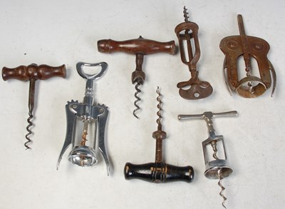Lot 332 - A collection of seven assorted vintage...
