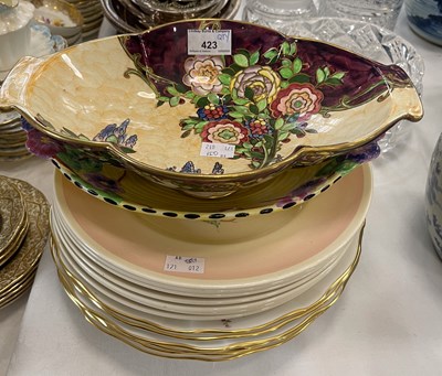 Lot 423 - A collection of ceramics to include six Royal...