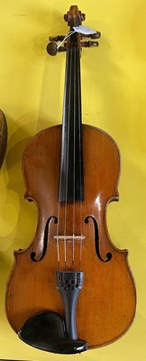 Lot 477 - A late 19th/ early 20th century violin,...