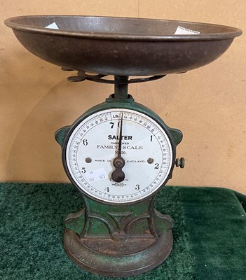 Lot 501 - Kitchenalia - a vintage Salter Improved family...