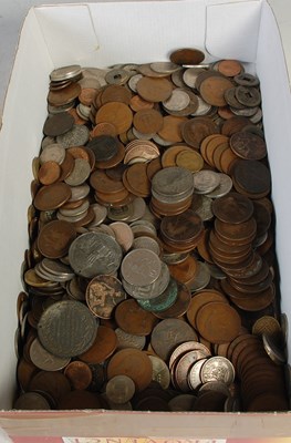 Lot 528 - Box - assorted vintage coinage.