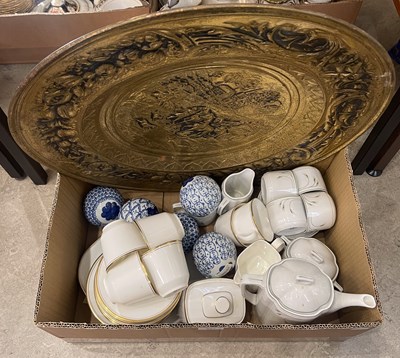 Lot 592 - Box - assorted ceramics to include Royal...