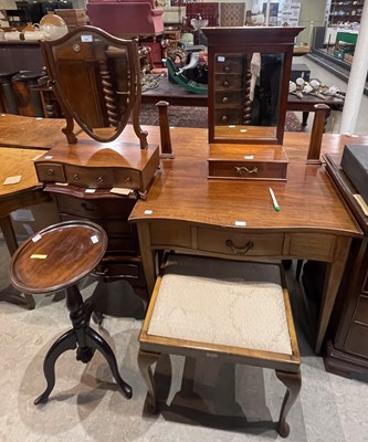 Lot 715 - A group of furniture to include a mahogany...