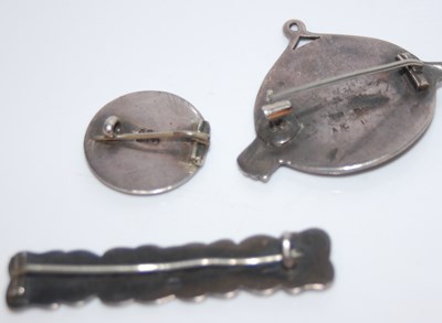 Lot 34 - A collection of silver and white metal Iona...