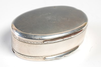Lot 492 - An unusual early 19th century large plain oval...