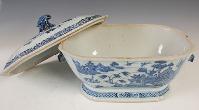 Lot 806 - A Chinese porcelain blue and white octagonal...