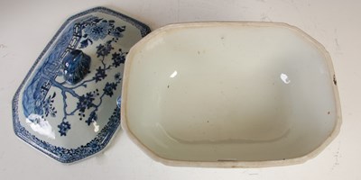 Lot 806 - A Chinese porcelain blue and white octagonal...