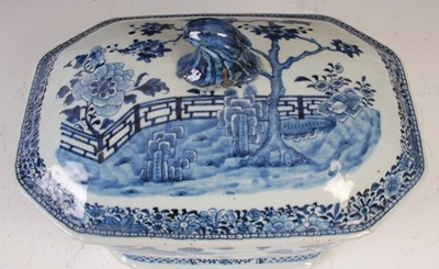 Lot 806 - A Chinese porcelain blue and white octagonal...