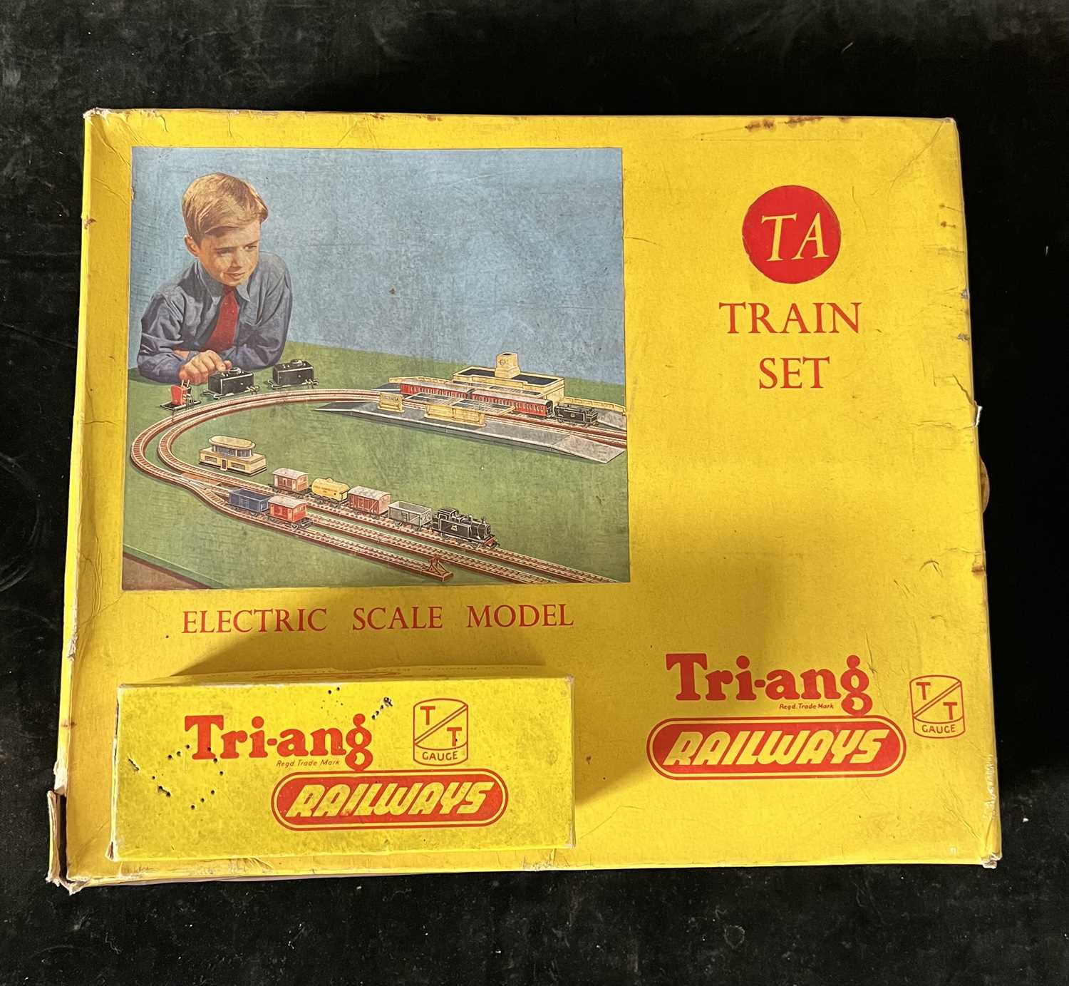 Lot 459 - A Tri-Ang railways TT gauge, TA Train set,...